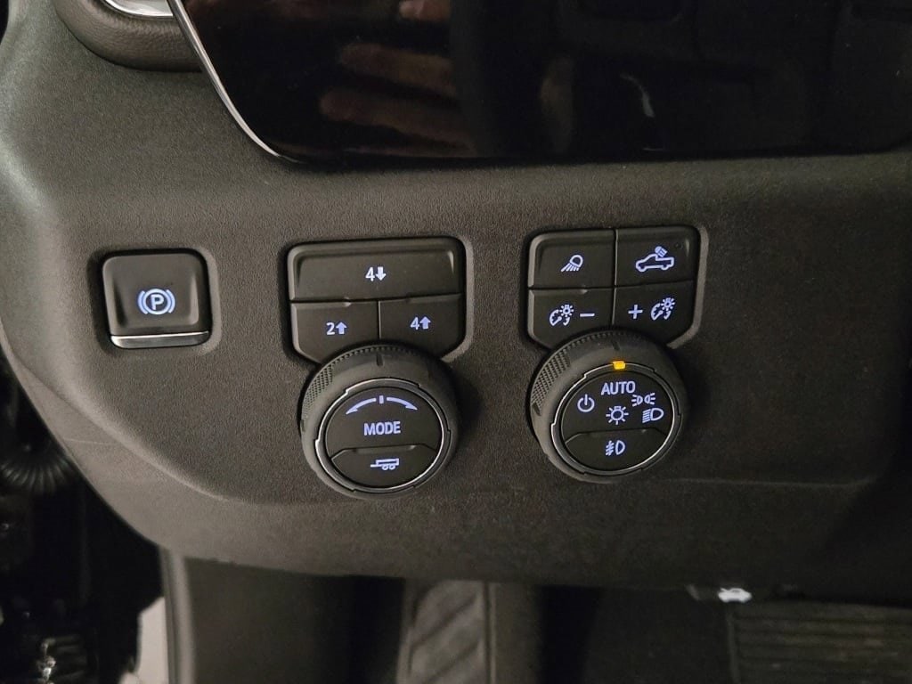 2026 CHEVROLET SILVERADO HD - Image 29