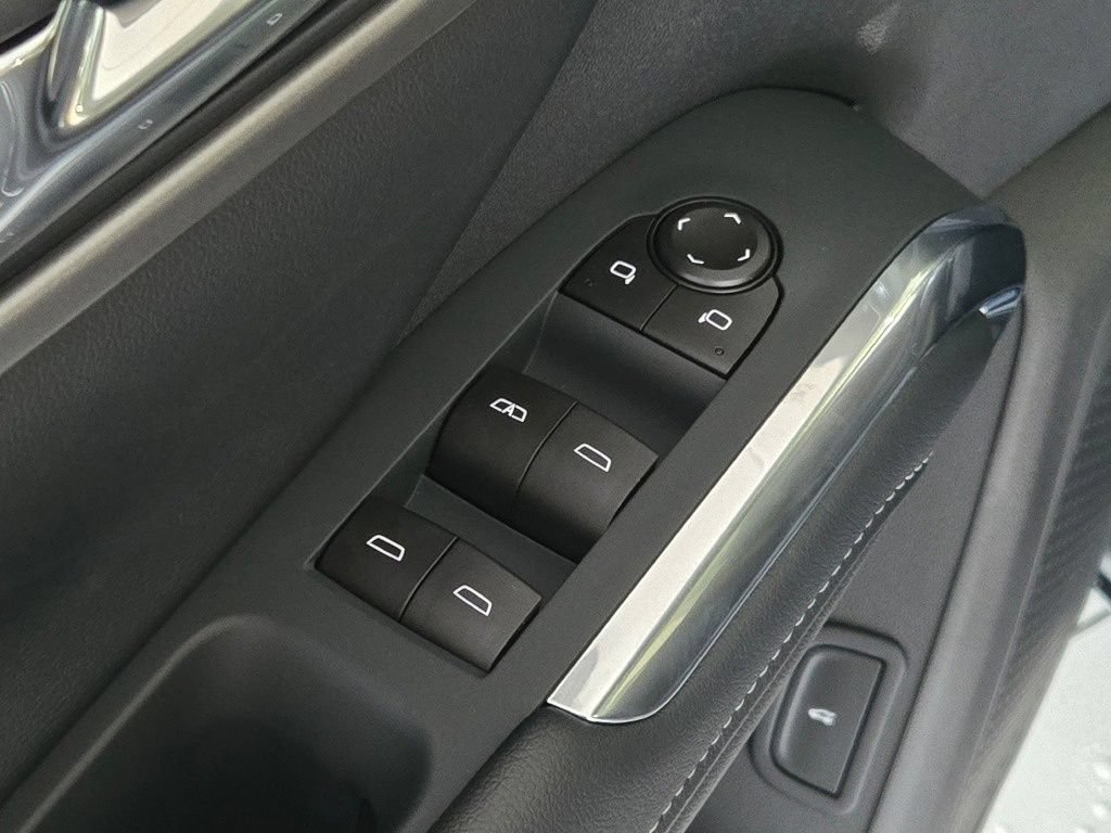 2027 Chevrolet Traverse LT - Photo 22