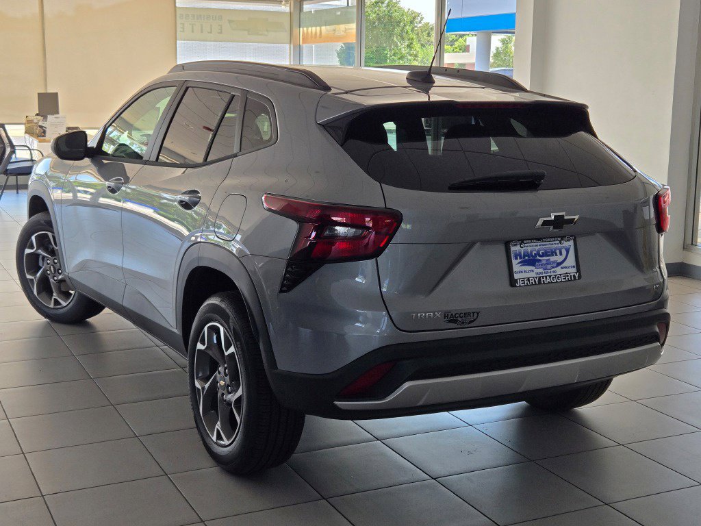 2026 Chevrolet Trax LT - Photo 12