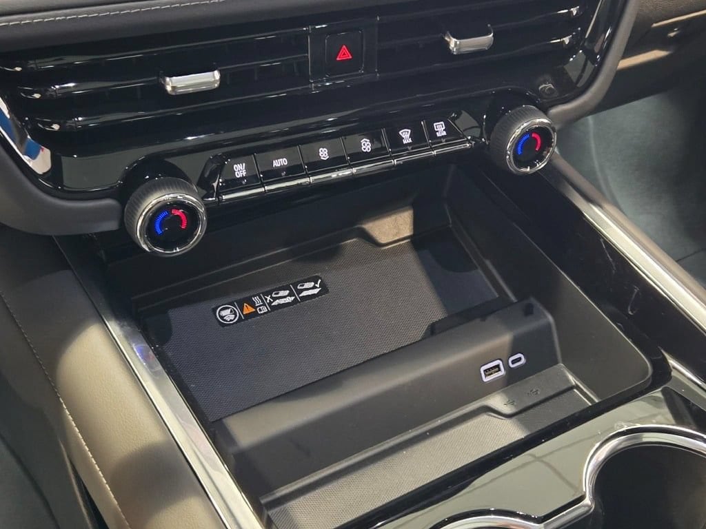 2026 Chevrolet Suburban Z71 - Photo 28