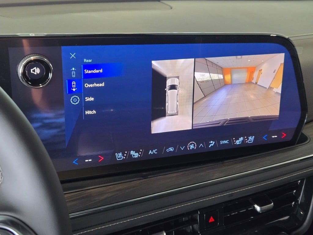 2025 CHEVROLET SUBURBAN - Image 28