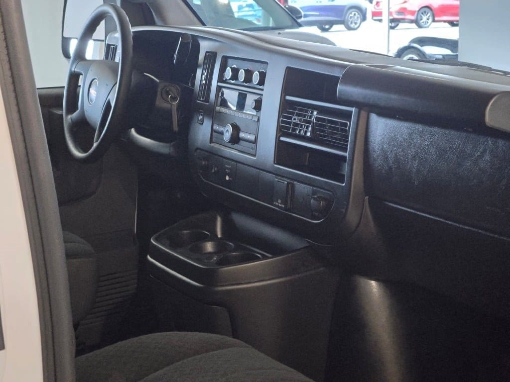 2023 GMC SAVANA - Image 7