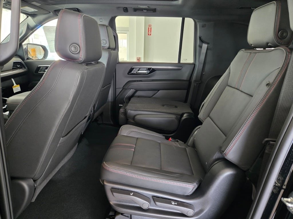 2026 CHEVROLET SUBURBAN - Image 17