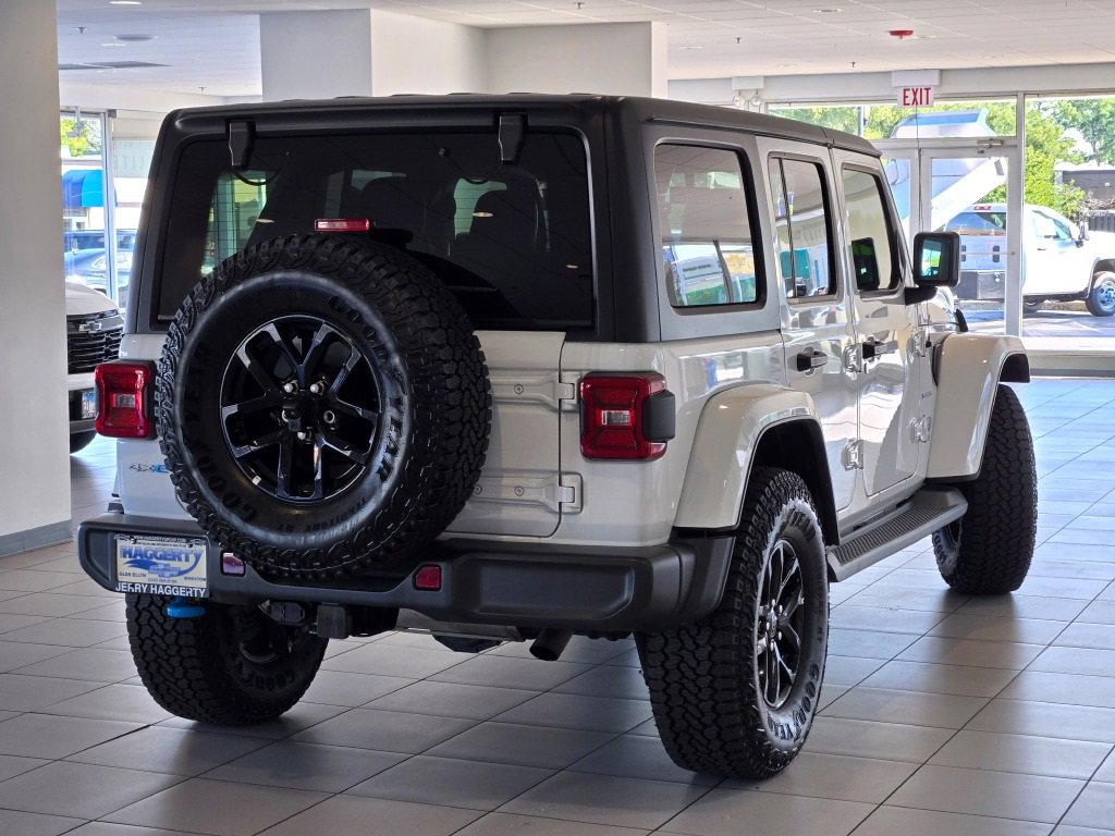 2022 JEEP WRANGLER - Image 8