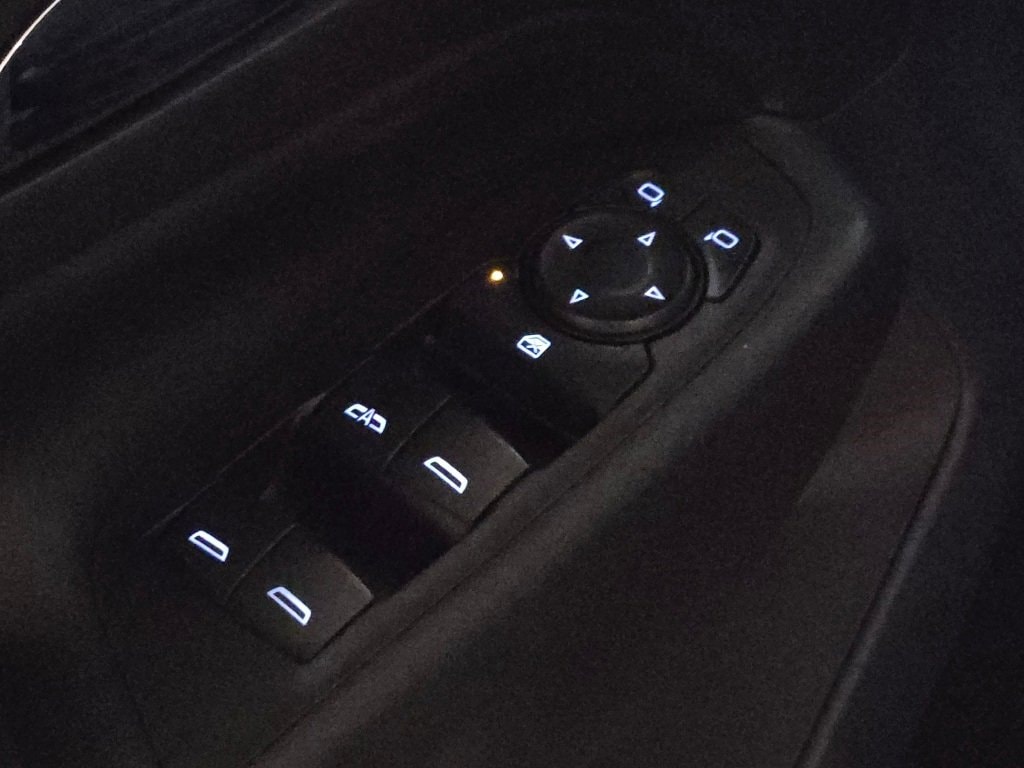 2018 CHEVROLET EQUINOX - Image 22