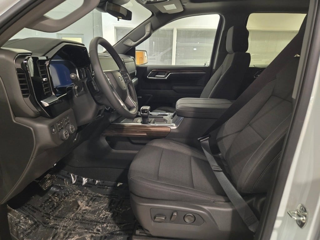 2026 CHEVROLET SILVERADO - Image 22