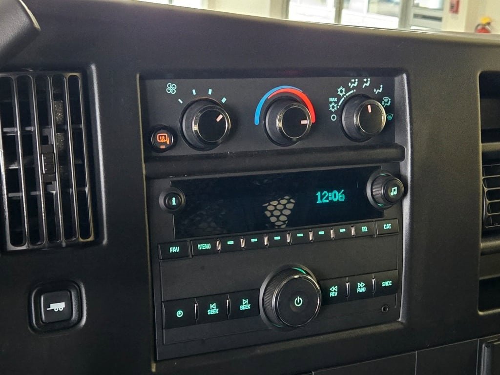 2023 GMC SAVANA - Image 15