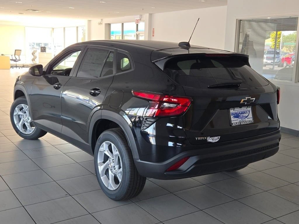 2026 Chevrolet Trax LS - Photo 12