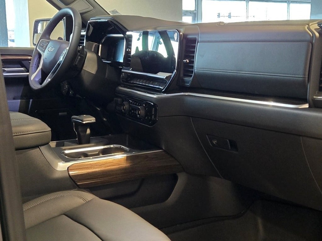 2026 CHEVROLET SILVERADO - Image 6