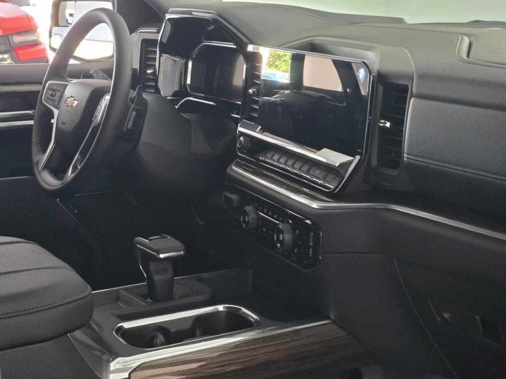 2026 Chevrolet Silverado 1500 LT - Photo 8