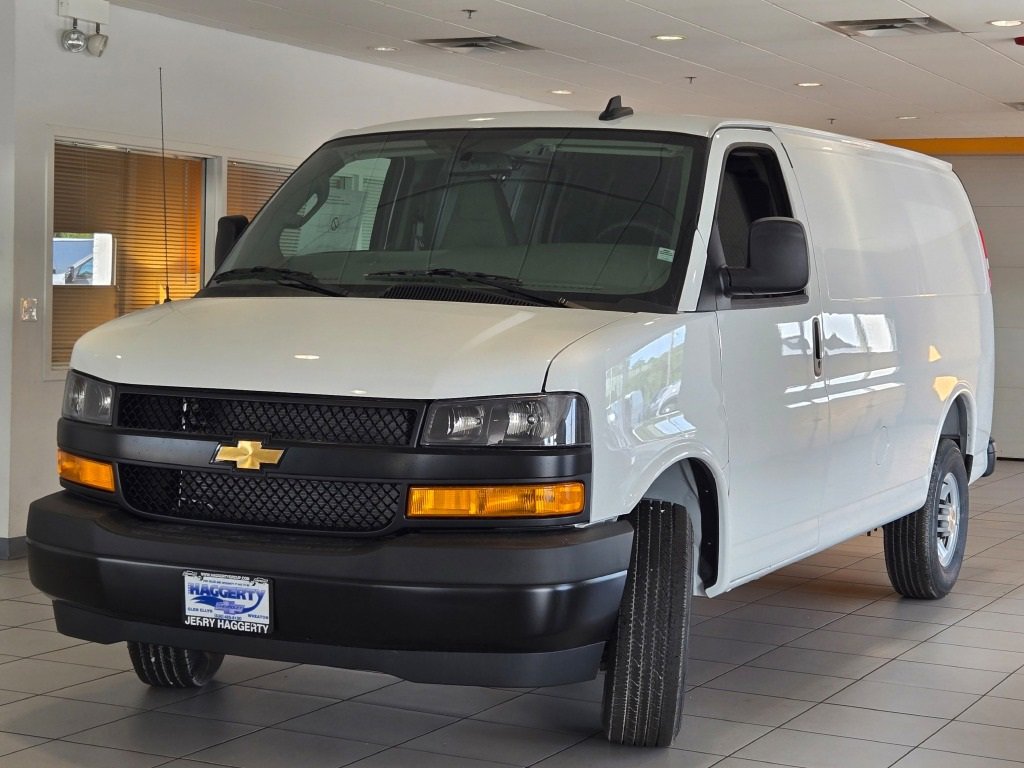 2025 CHEVROLET EXPRESS - Image 3