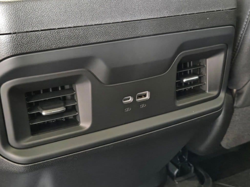 2025 CHEVROLET SILVERADO - Image 17