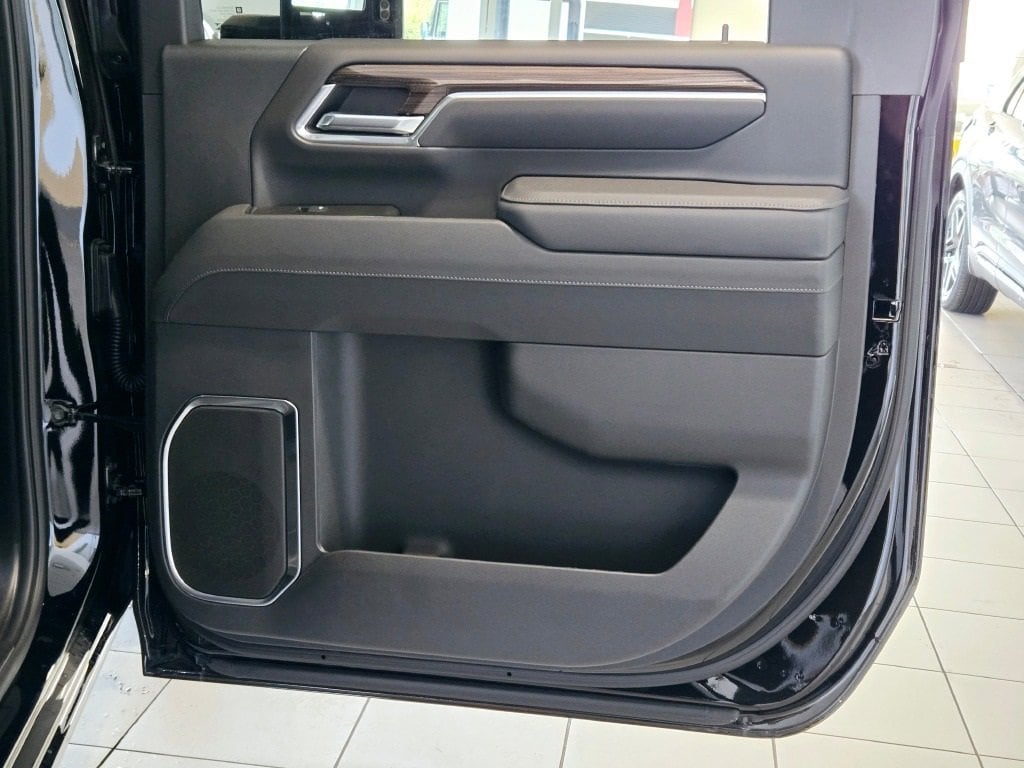 2025 CHEVROLET SILVERADO HD - Image 8