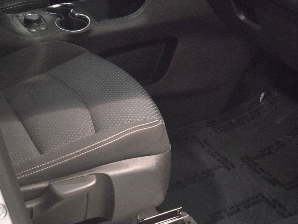 2023 GMC TERRAIN - Image 6