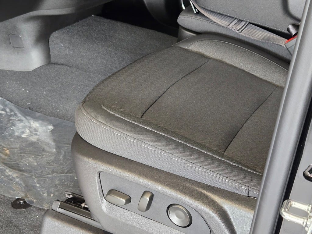 2026 CHEVROLET SILVERADO - Image 19