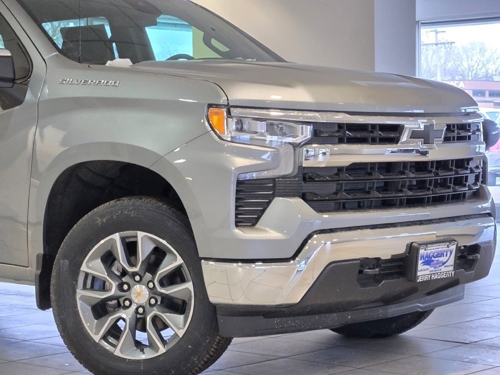 2026 CHEVROLET SILVERADO - Image 2