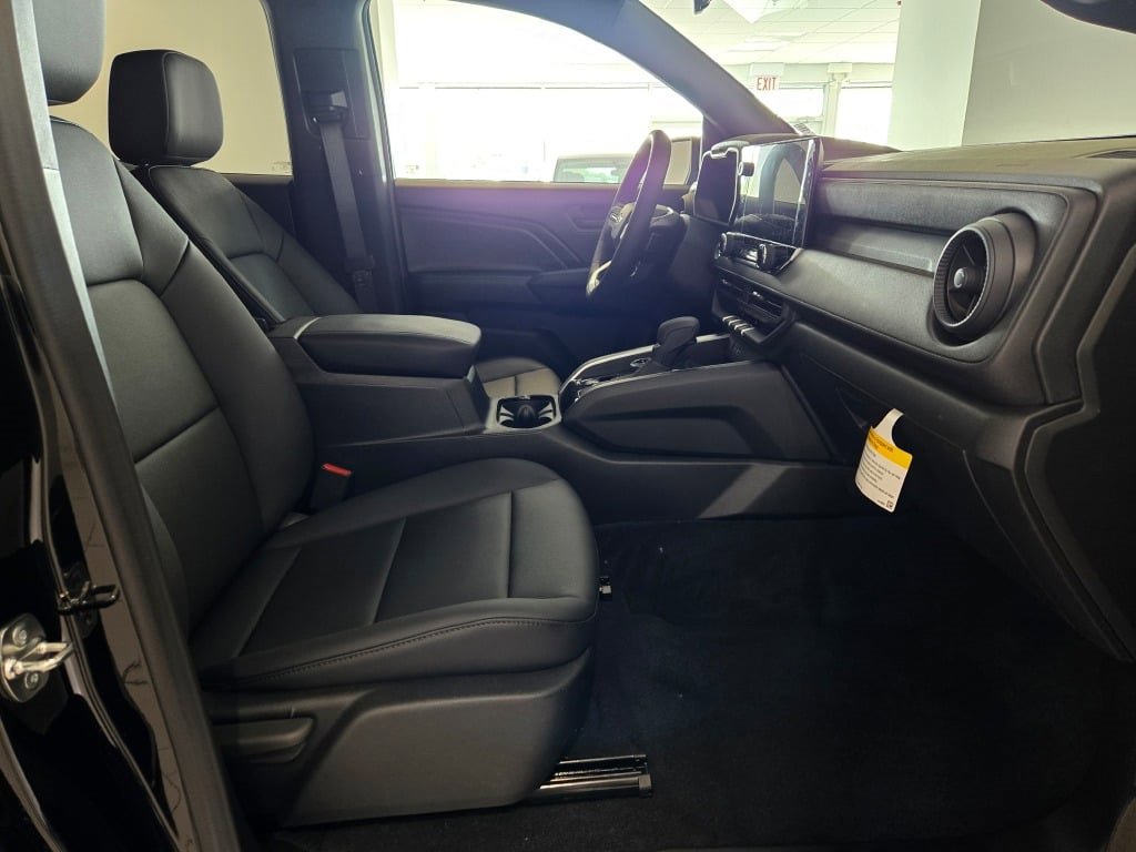 2025 CHEVROLET COLORADO - Image 5