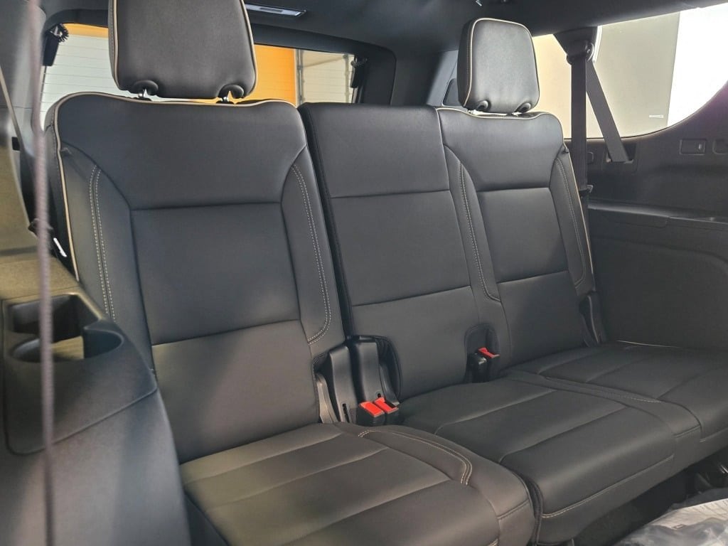 2025 CHEVROLET SUBURBAN - Image 10