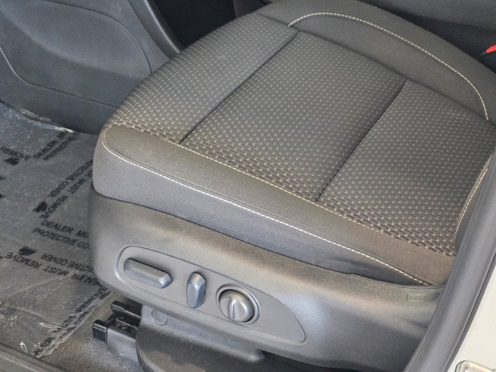 2023 GMC ACADIA - Image 23