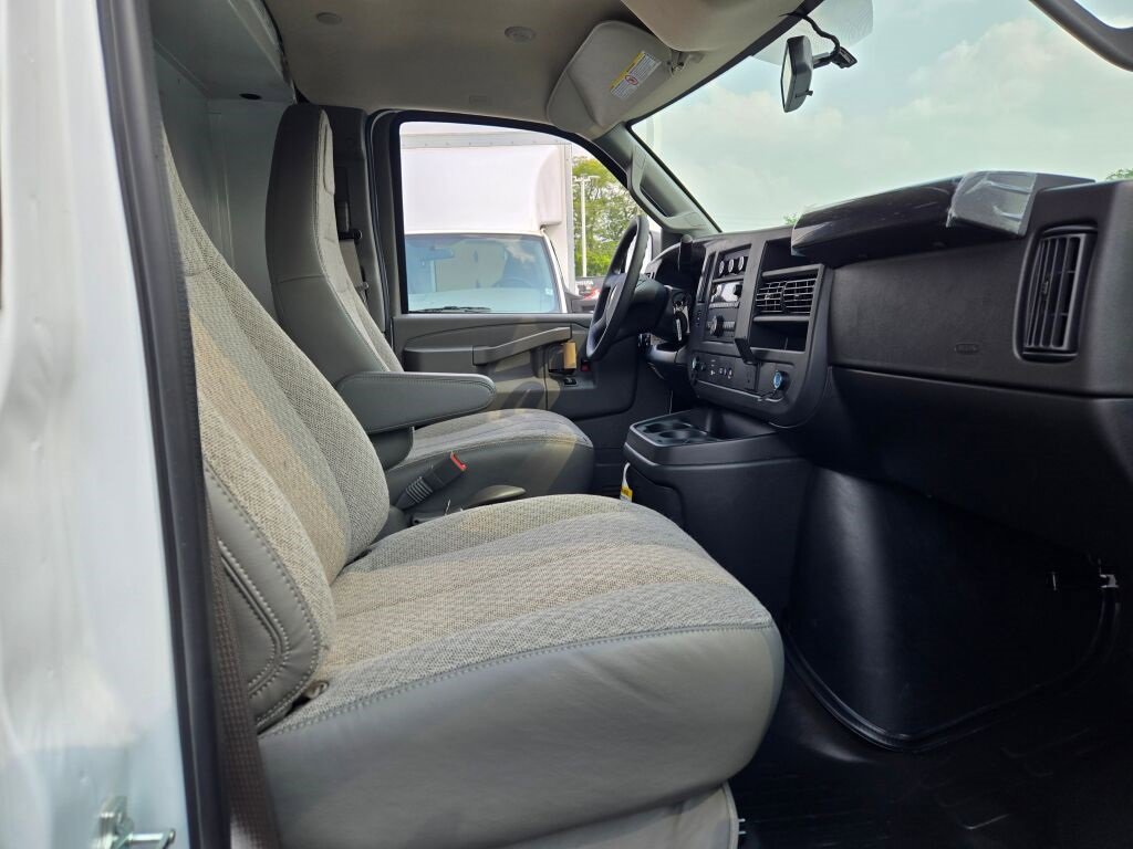 2025 CHEVROLET EXPRESS - Image 5