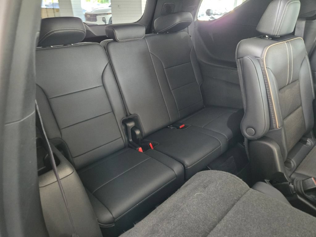 2025 Chevrolet Traverse High Country - Photo 11
