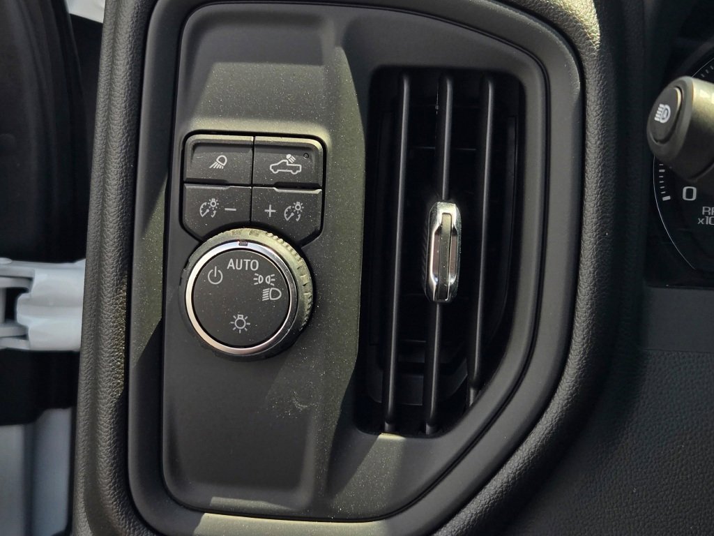 2024 CHEVROLET SILVERADO HD - Image 26