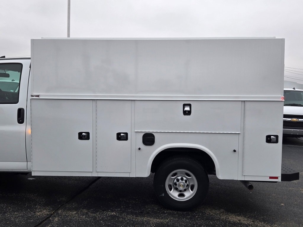 2025 CHEVROLET EXPRESS - Image 13