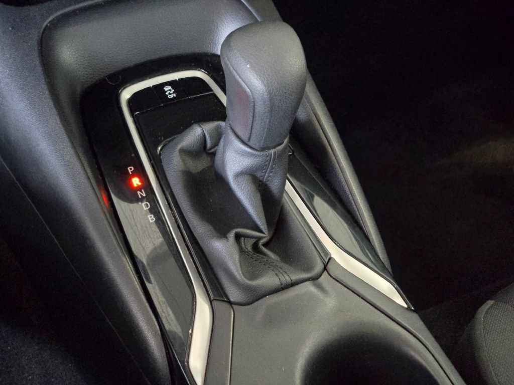 2025 Toyota Corolla LE - Photo 24