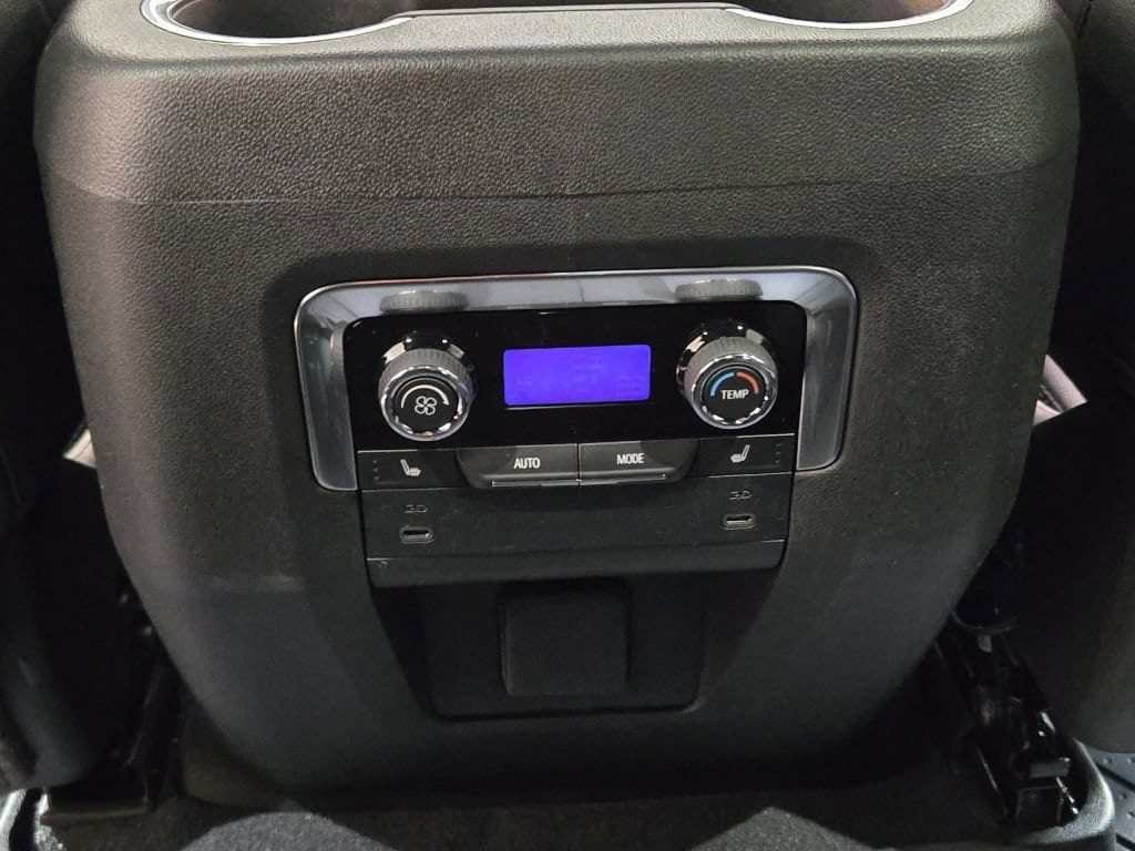 2026 Chevrolet Suburban Z71 - Photo 18