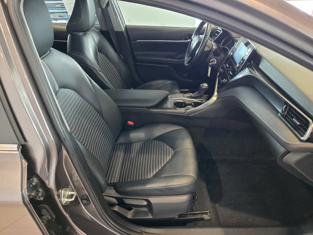 2024 Toyota Camry SE - Photo 6