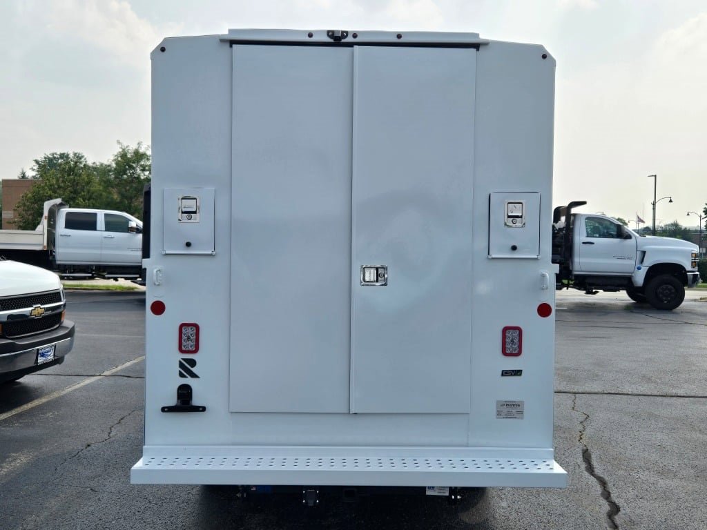 2025 CHEVROLET EXPRESS - Image 10