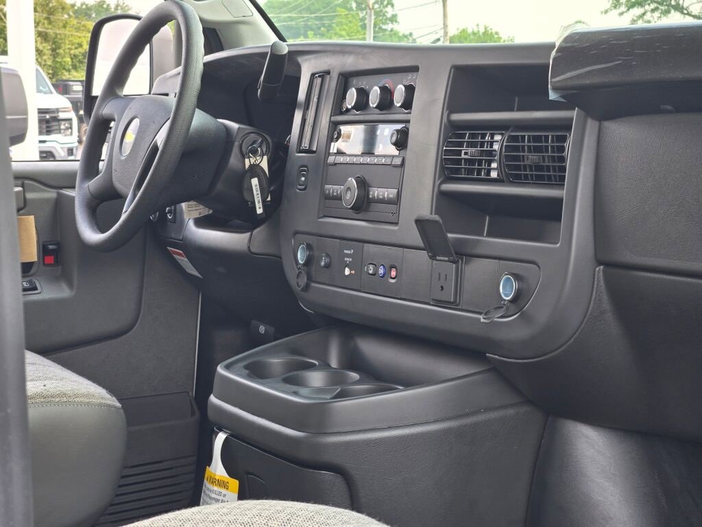2025 CHEVROLET EXPRESS - Image 6