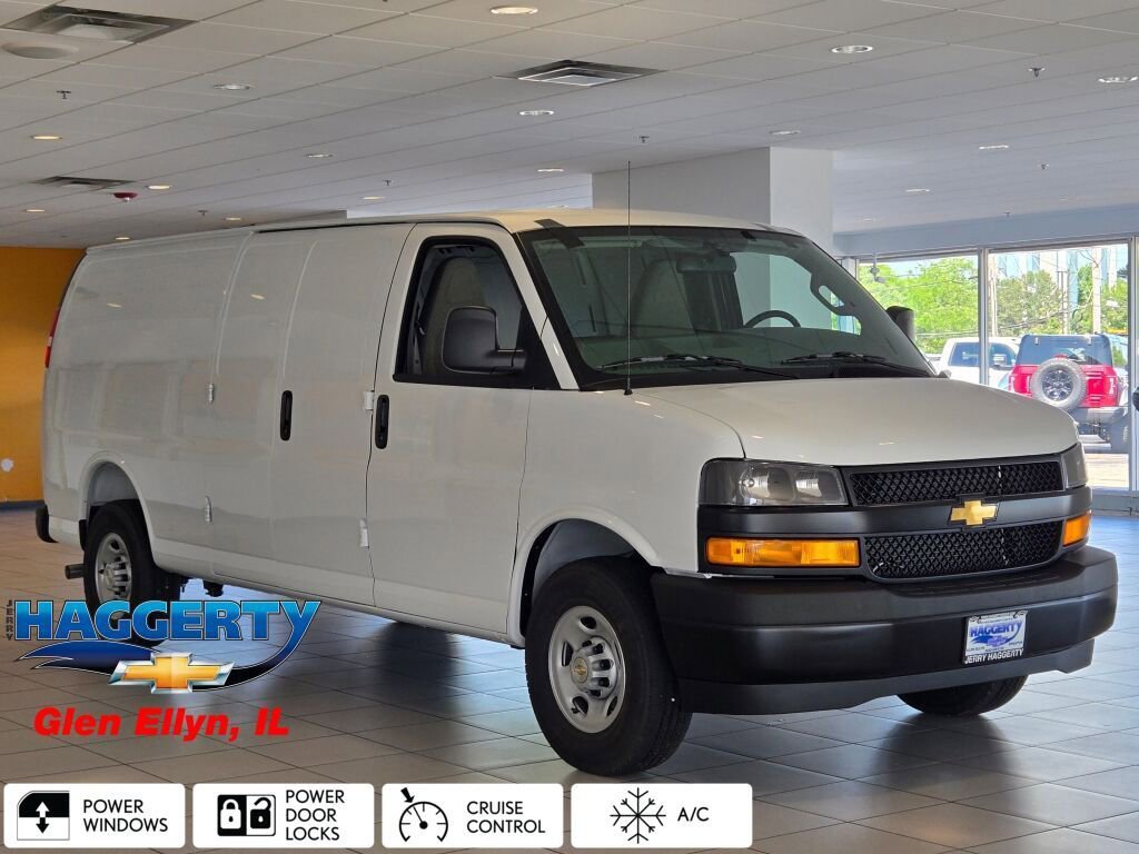 2026 Chevrolet Express 2500 Extended Work Van HD's photo