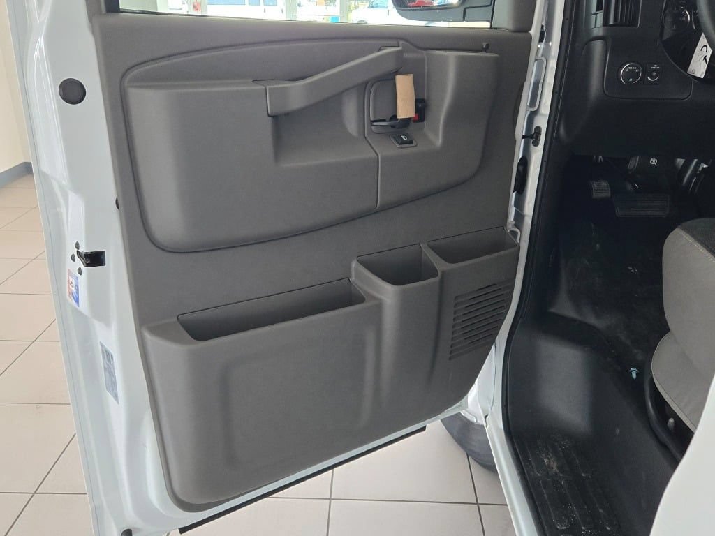 2026 Chevrolet Express Cargo Work Van - Photo 13