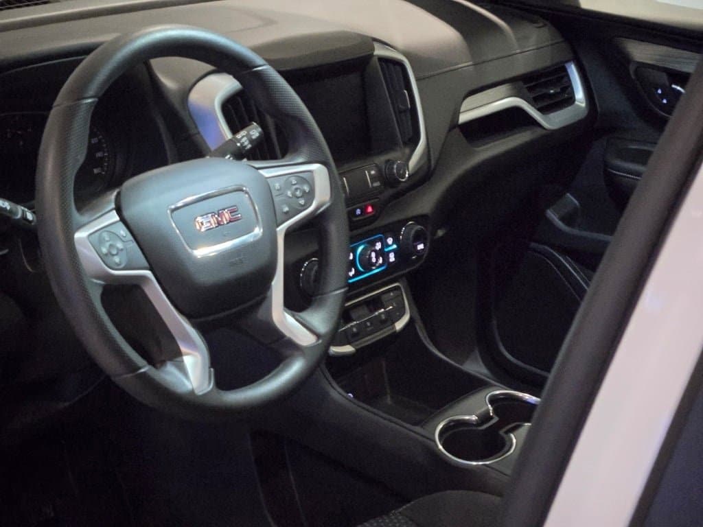 2023 GMC TERRAIN - Image 24