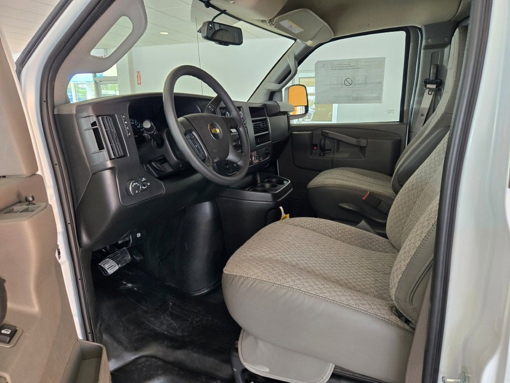 2025 CHEVROLET EXPRESS - Image 15