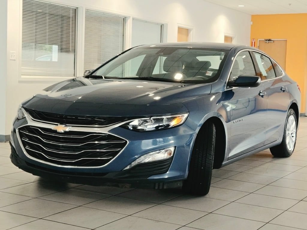 Used 2025 Chevrolet Malibu 1LT Car