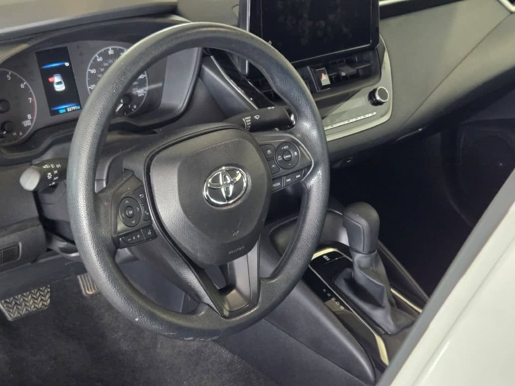 2025 Toyota Corolla LE - Photo 20