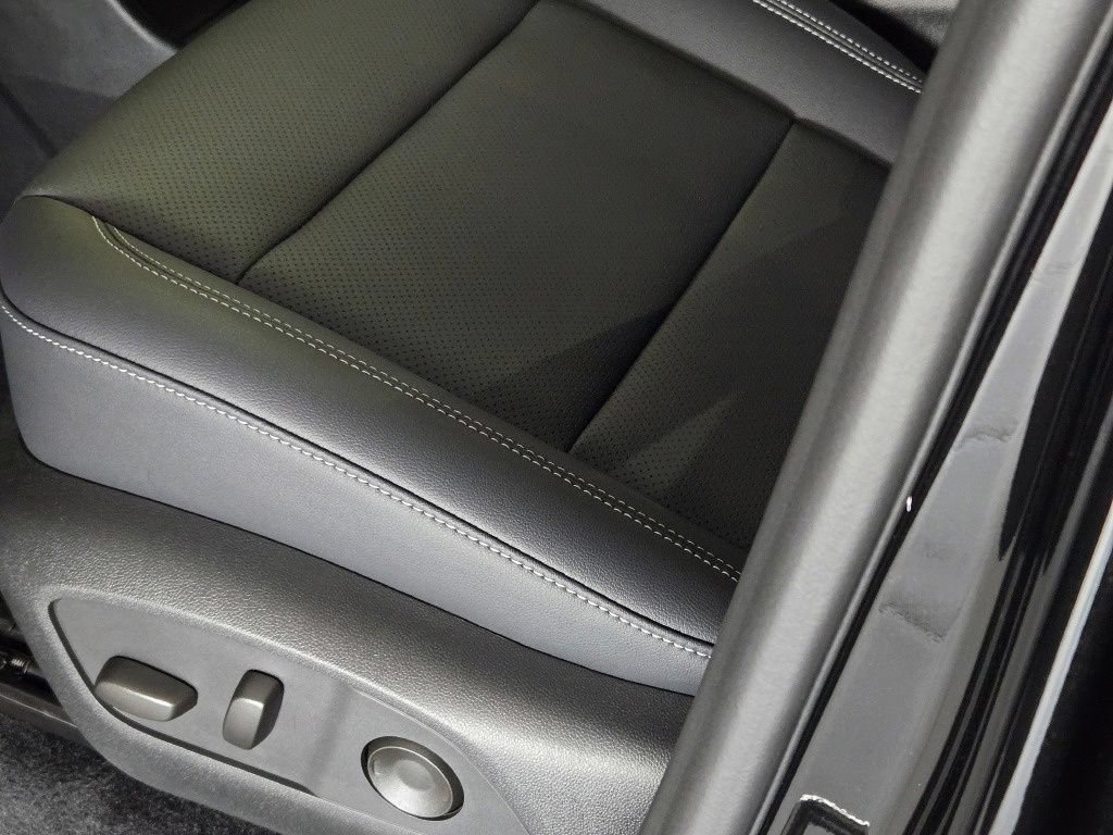 2027 Chevrolet Traverse LT - Photo 24