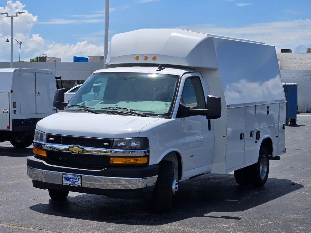 2024 CHEVROLET EXPRESS - Image 3