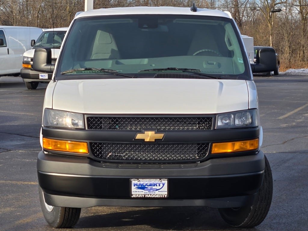 2025 CHEVROLET EXPRESS - Image 2