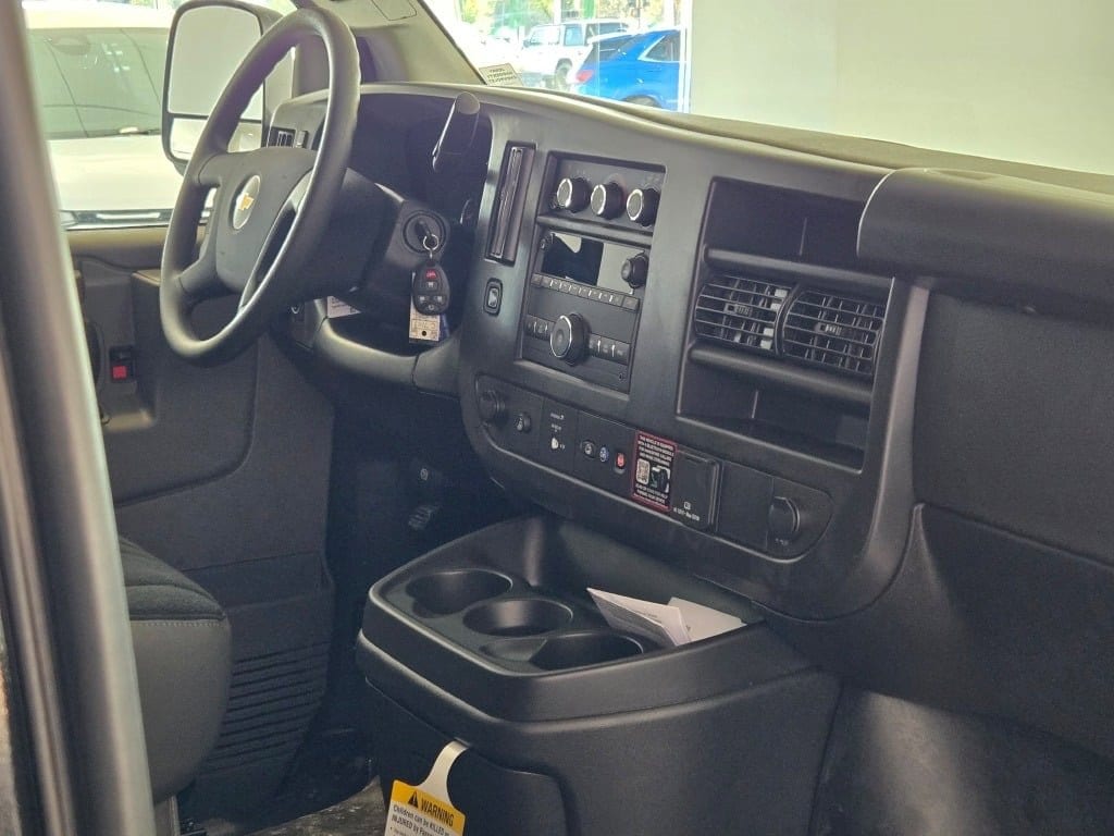 2025 CHEVROLET EXPRESS - Image 6