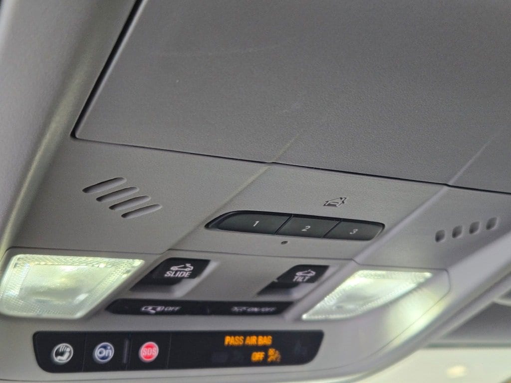 2023 GMC ACADIA - Image 31