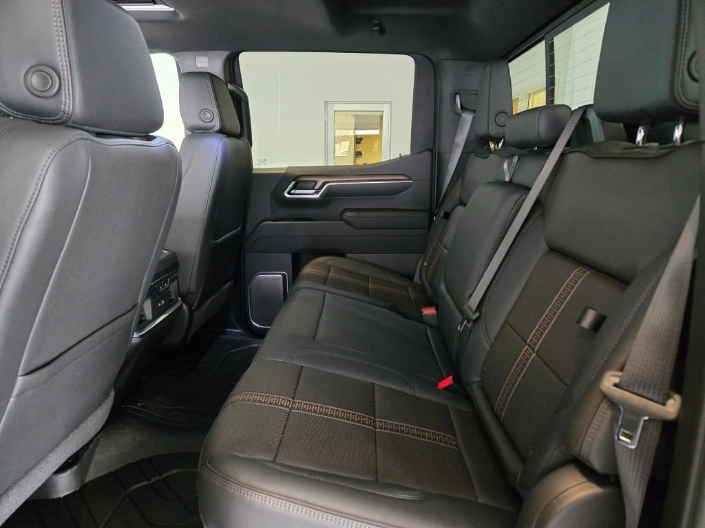 2026 CHEVROLET SILVERADO - Image 17