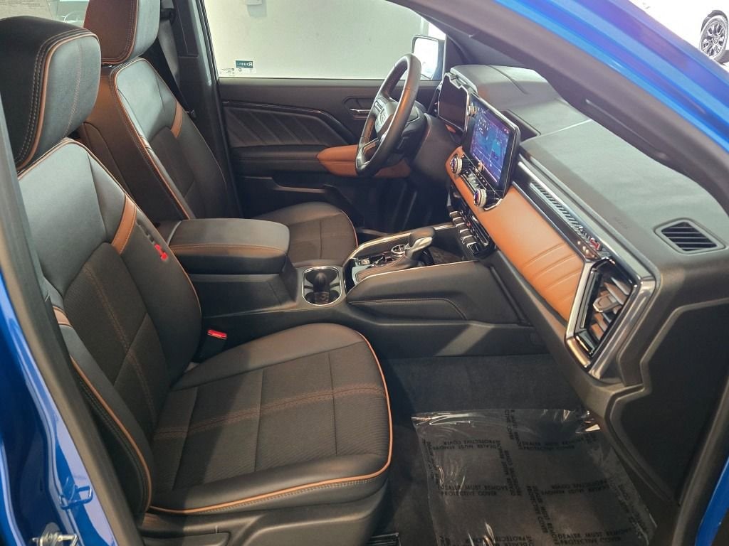 2024 GMC Canyon AT4 - Photo 7