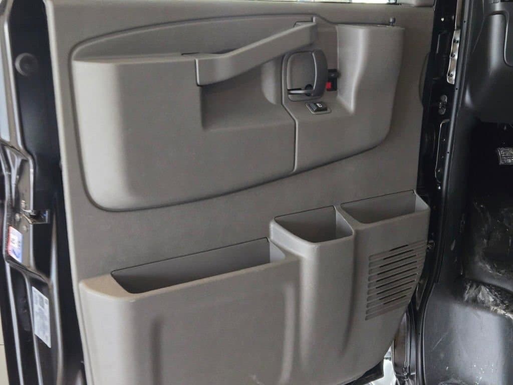 2026 Chevrolet Express Cargo Work Van - Photo 12