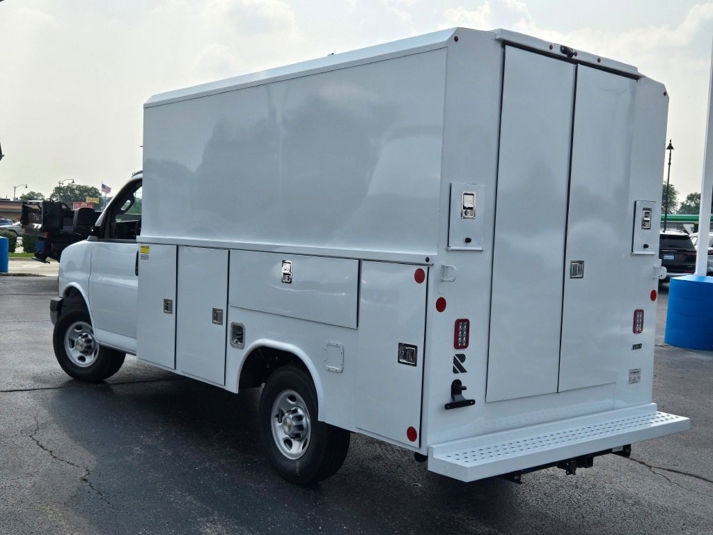 2025 CHEVROLET EXPRESS - Image 13