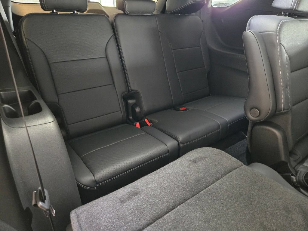 2027 Chevrolet Traverse LT - Photo 11