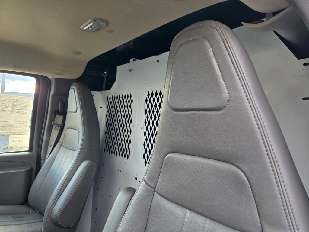 2023 Chevrolet Express Cargo Work Van - Photo 18
