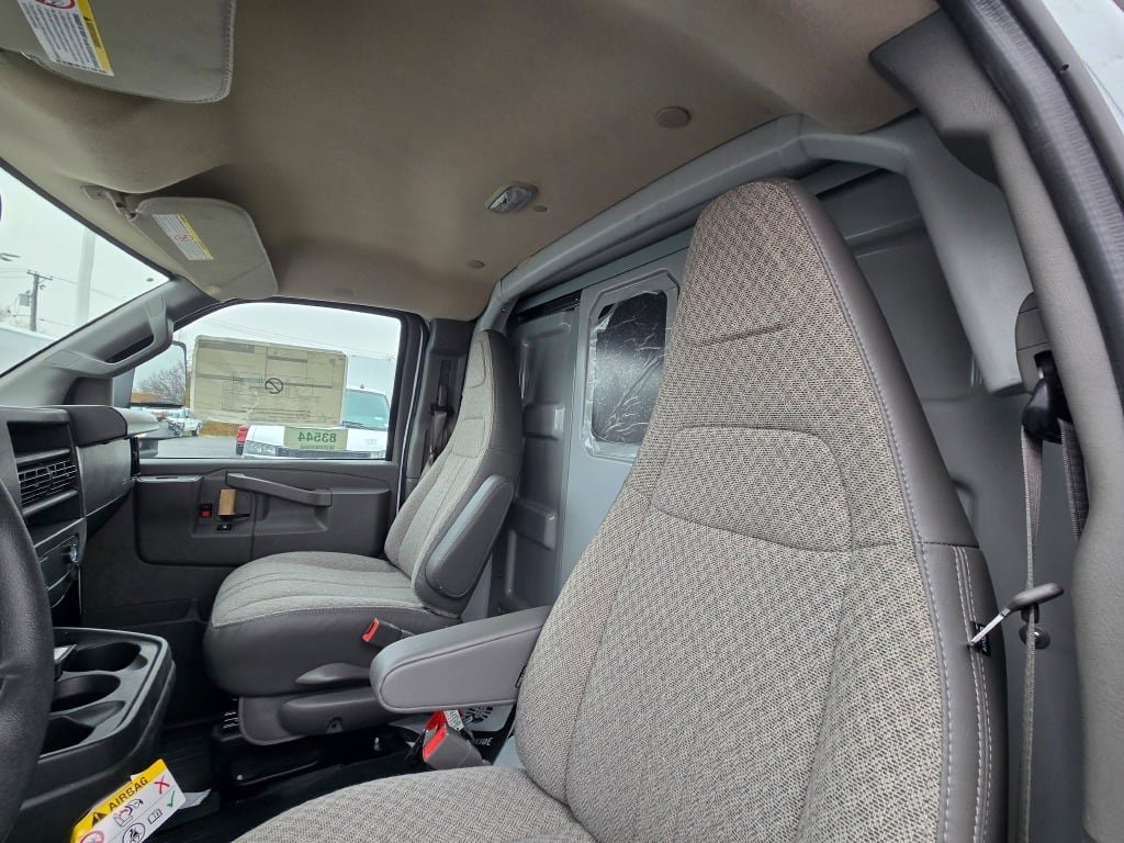 2025 CHEVROLET EXPRESS - Image 17